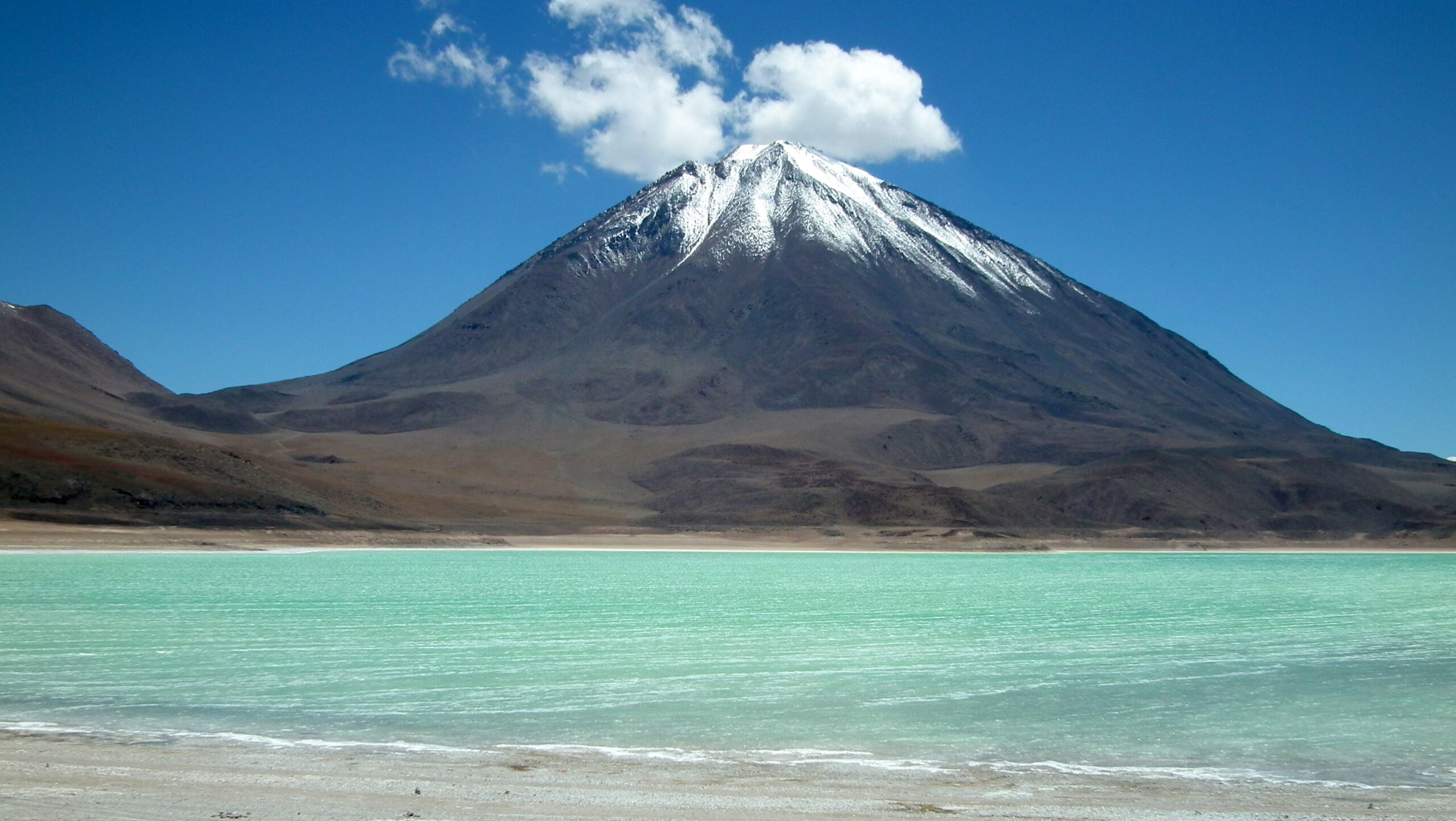 Laguna Verde & Licancabur Volcano